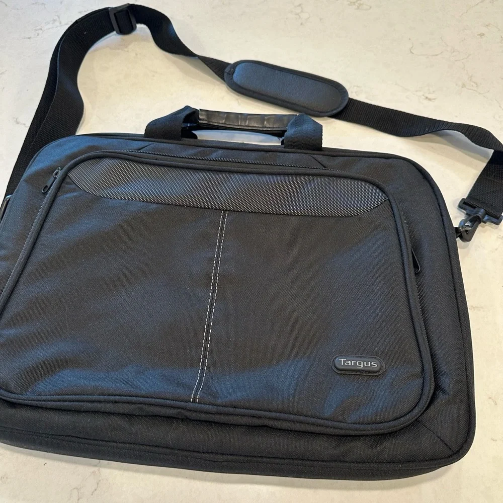 Brand new never used Targus Laptop bag